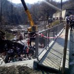Accident mortal în Hunedoara. Un mal de pământ s-a surpat peste trei muncitori care lucrau la un pod de cale ferată